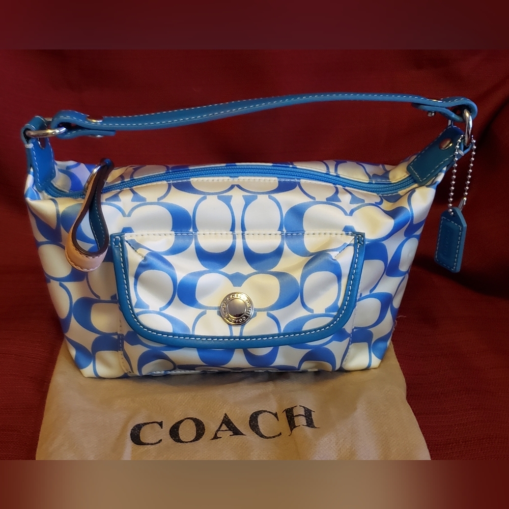 COACH 👜Blue and White Chic Wristlet Small Hand Bag